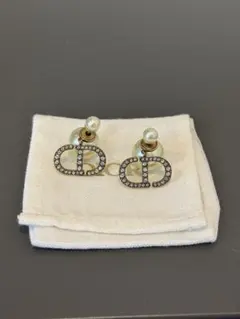 2025年最新】dior トライバルピアス 片耳の人気アイテム - メルカリ