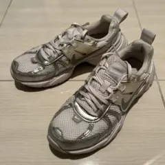 NIKE ナイキ　V2K RUN ホワイト/ シルバー　箱なし　23cm