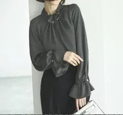 ルイルエブティック ウエーブタックパールブラウス ダークグレー　M