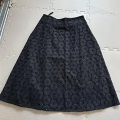 新品タグ付き　LAURA ASHLEY ブラック フレアスカート 7号　レース