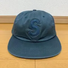USA製】シュプリーム キャップ 黒 チノ ツイル 6パネル 水色刺繍 ロゴ