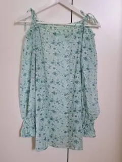 VIVAYOU 薄手 小花柄 長袖カットソーのサムネイル