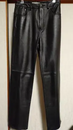 ZARA レディース 黒 レザーパンツ ストレートレッグ