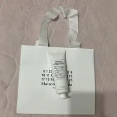 マルジェラ　REPLICA ハンドクリーム 30ml 白色の袋付き