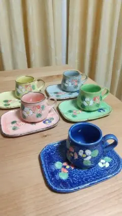 昭和レトロ 花柄の陶器製カップとソーサーセット