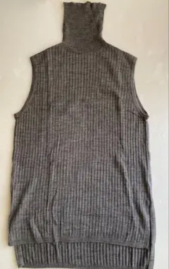 タートルネックノースリーブ