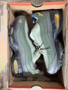 Item thumbnail for item 45a4d08a-7e9a-4b2d-8f1d-eb9754aa4003