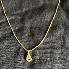 ゴールド 涙型　ペンダントネックレス