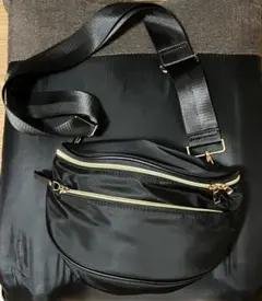 ボディバッグ
