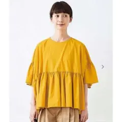 【Sunny clouds】美品 マスタードきれい色 フレアスリーブトップス Mのサムネイル