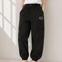 ハートロゴ入り カーゴパンツ ブラック