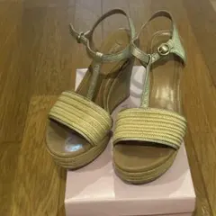 UGG ウェッジソール サンダル ゴールドのサムネイル