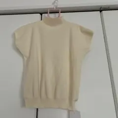 ノースリーブ　ハイネックニット