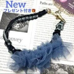 ❤️New❤️ パラコード　お花のスマホストラップ　フリルリボン　ブルー×ブラック