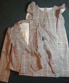 チェック柄ジャケットとドレスセット