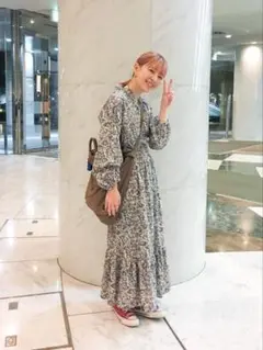花柄ワンピース　ブルー