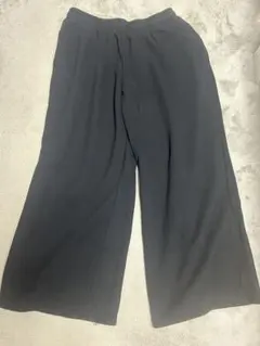 ユニクロ 黒ストレートスウェットパンツ