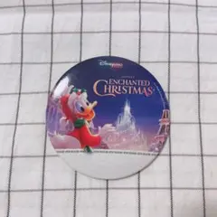 ディズニーランドパリ paris オフィシャルホテル クリスマス 缶バッジのサムネイル