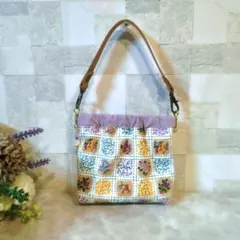 花柄　パッチワーク柄バネ口ポーチ　コスメポーチ　ミニバック　小物入れ　鳥　レトロ