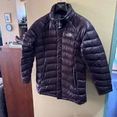 THE NORTH FACE.のパープル系の光沢のあるダウンジャケットです.S