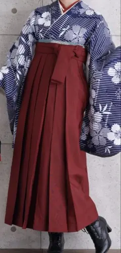 中古品　2尺袖着物 紺系　花　袴 朱色　帯　3点　セット　utatane 卒業式