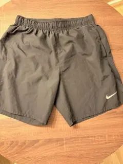 Nike DRI-FIT グレー ショートパンツ M