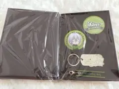 ツイステ シルバー オーロラ箔缶バッジ プラチナ プレミアムバースデー