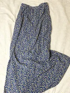 美品　小花柄Aラインスカート 青色×黄色　ロングスカート