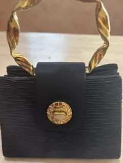 Item thumbnail for item 5aa5895c-e7eb-4acc-9dd3-0d3d6846c384