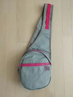 帆布ショルダーバッグ