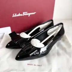 美品 フェラガモ 5.5D VIVA フラットパンプス ヴァラ エナメル 黒