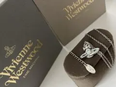 Vivienne Westwood シルバー水色オーブ ネックレス★