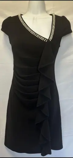 【美品】ビジュー付きブラックフリルドレス