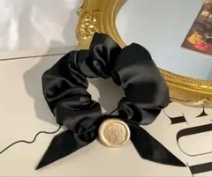 ヘアゴム シュシュ 木製ボタン付き ヘアアレンジ まとめ髪 ブラック