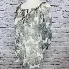BANANA REPUBLIC　トップス　ペイズリー柄　サイズXS 601