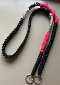 ネオンピンク 差し色｜大人配色×立体編み パラコード スマホショルダーストラップ