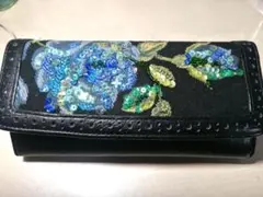 貴重なデザイン!Think Bee! 長財布 ゴブラン織風 薔薇　スパンコール