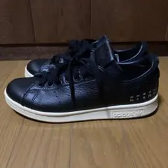 アディダス　レザースニーカー　ブラック　黒　23.5㎝