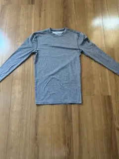 アンダーアーマーグレー 長袖Tシャツ M