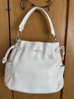 美品　Cole Haan ホワイトレザーショルダーバッグ　通勤