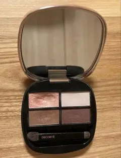 デコルテ　コントゥアリングアイシャドウ014