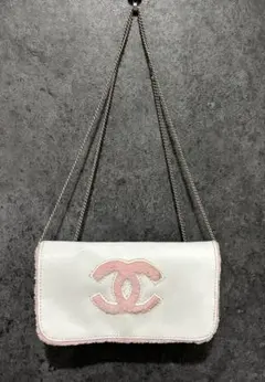 CHANEL PARFUMS]ノベルティ ムートン風パイル地 もこもこポーチ - メルカリ