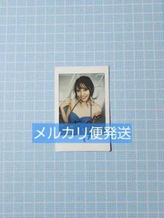 伊藤舞雪　直筆サイン入り生チェキ インスタント写真 水着のサムネイル