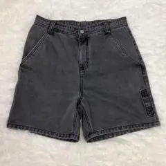 《美品人気早い者勝ち》ネバザディスイズネヴァーザットブラックデニムショートパンツのサムネイル