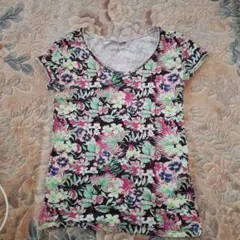 ZARA TRF 花柄 半袖Tシャツ カットソーのサムネイル