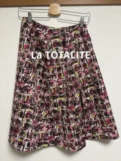 美品 ラ トータリテ La TOTALITE フレアスカートピンク 総柄のサムネイル