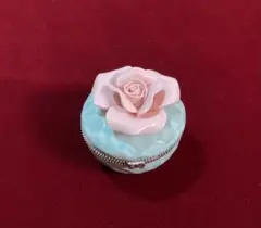 陶器 バラの蓋付き小物入れ　 アクセサリーケース