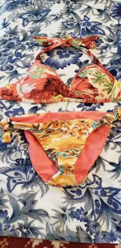 アングリッド 南国風？プリント ビキニ 水着 9M