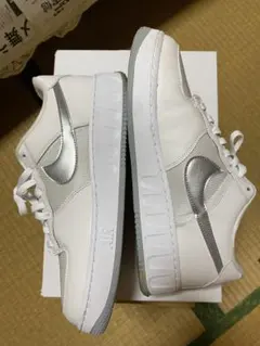 ナイキ　エアフォース1 unity ホワイト／シルバー