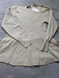 ときしゃん専用　ペプラムニット　ナチュラルカラ　新品未使用　ユナイテッドアローズ